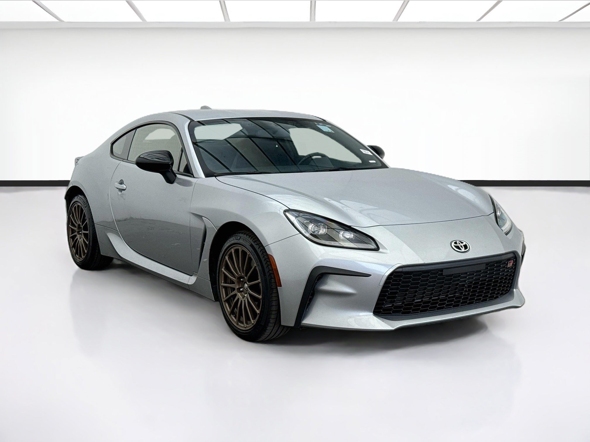 Used 2025 Toyota GR86 w/ ALL Weather Mat Package (TMS) RWD image 3