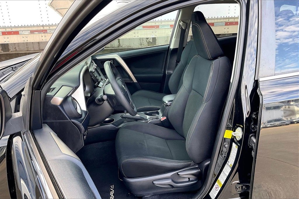 Used 2013 Toyota RAV4 XLE image 25