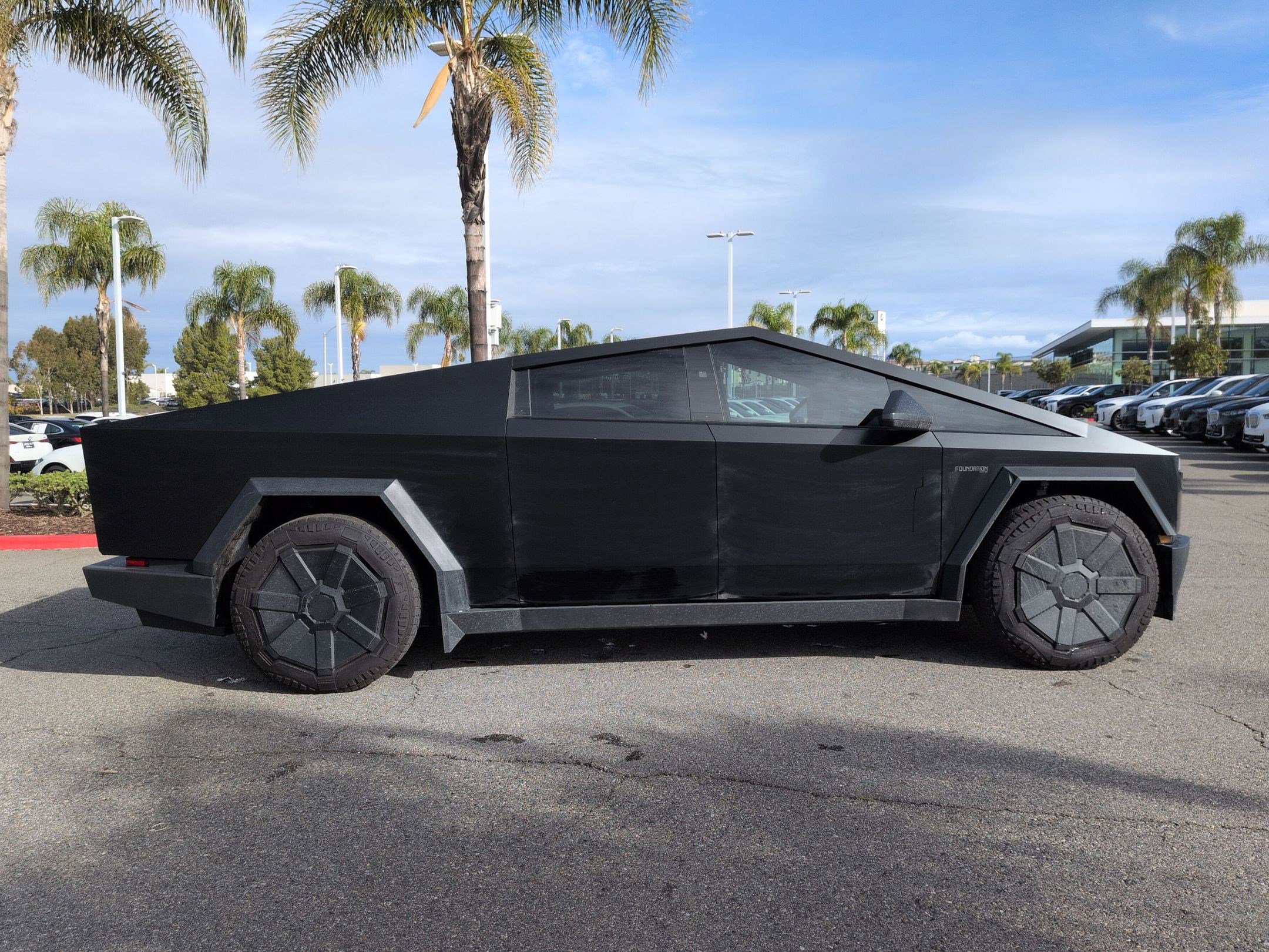 Used 2024 Tesla Cybertruck AWD Crew Cab image 11