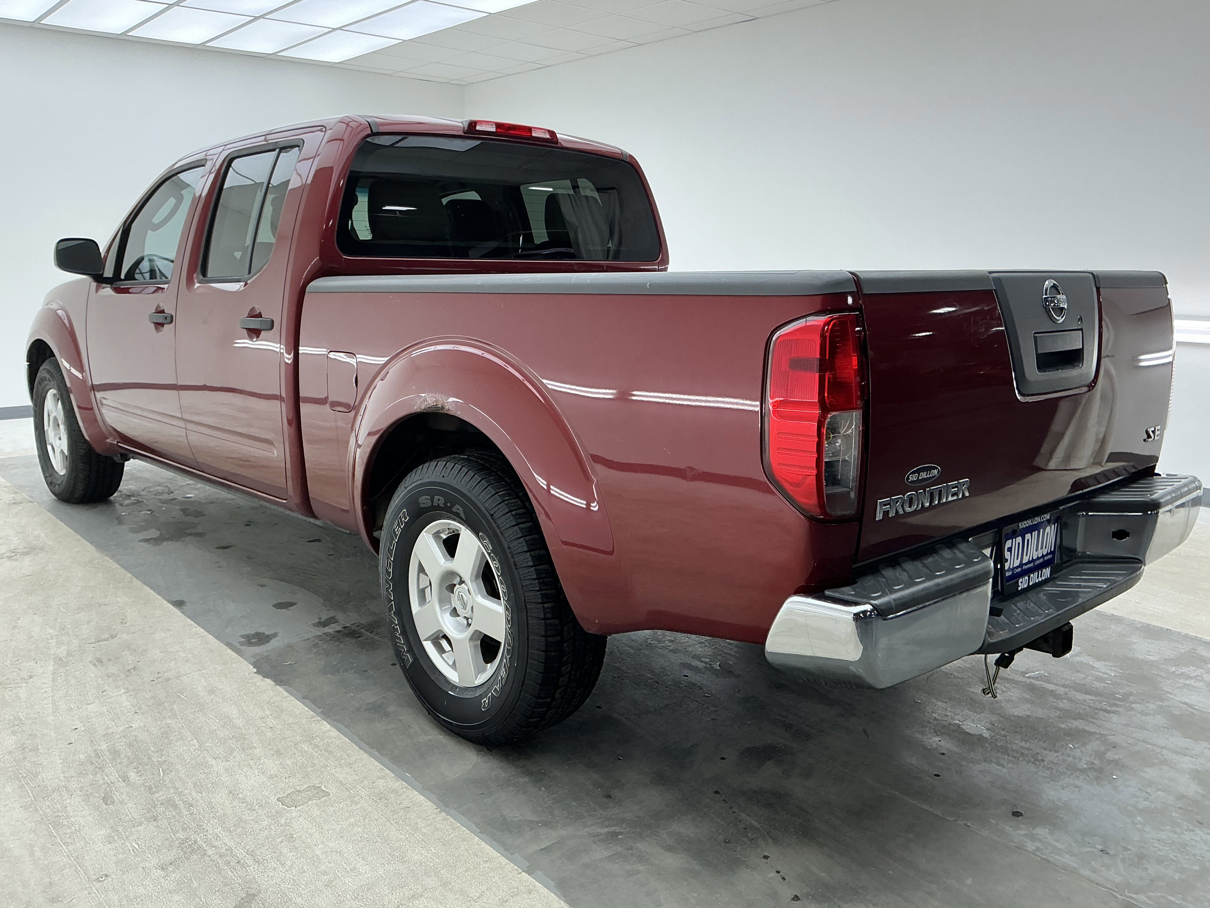 Used 2008 Nissan Frontier SE image 6