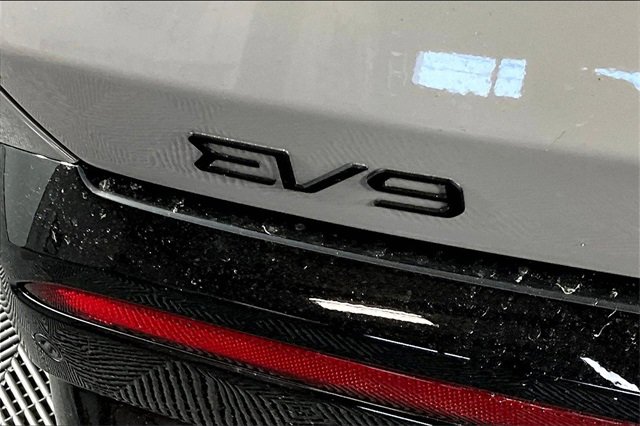 New 2026 Kia EV9 Land image 10