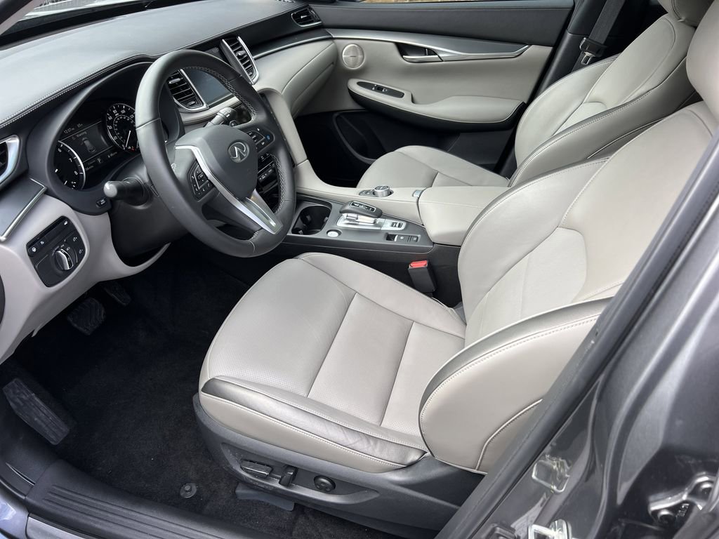 Certified 2025 INFINITI QX50 Luxe image 7