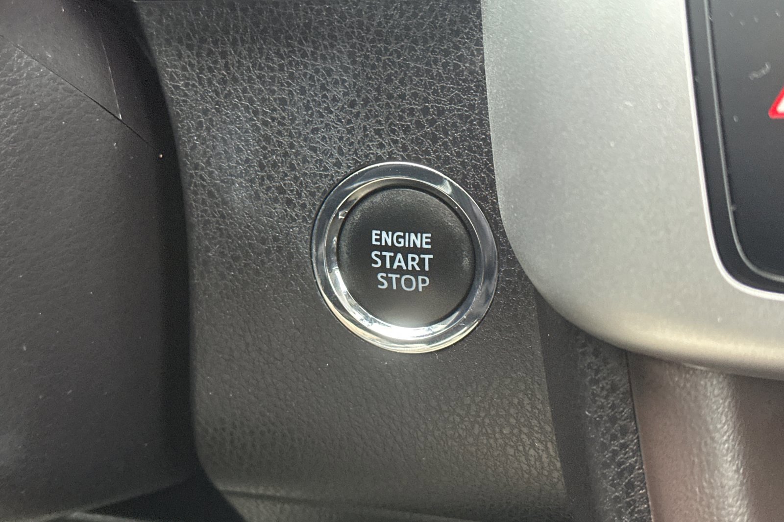 Used 2019 Toyota Highlander SE image 23