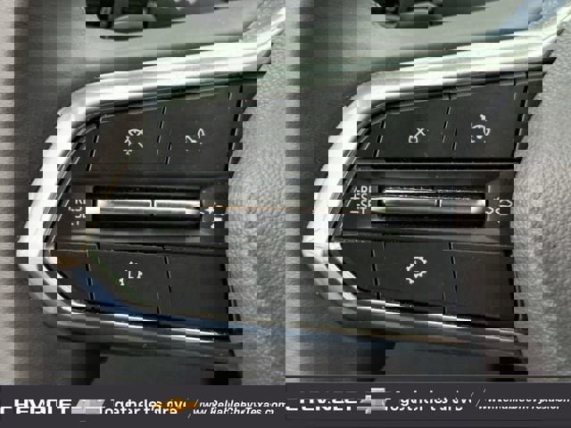 Used 2025 Chevrolet Equinox LT AWD/4WD image 14