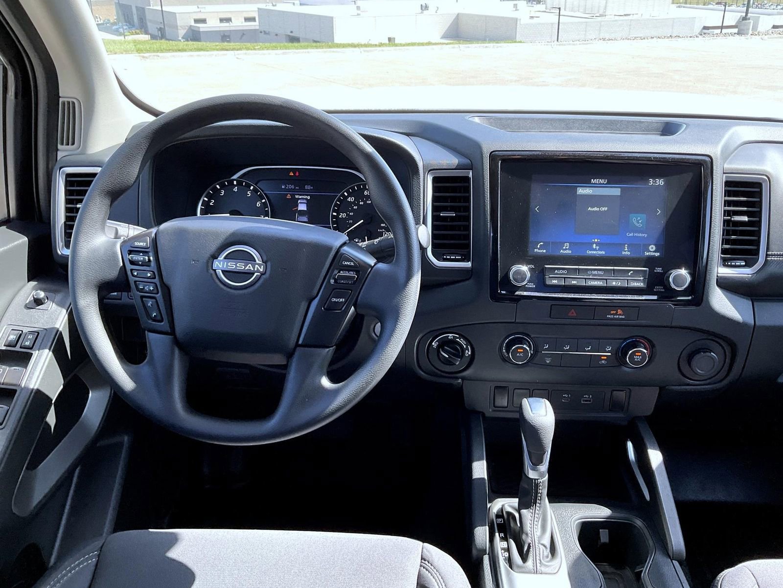 Used 2022 Nissan Frontier SV image 12