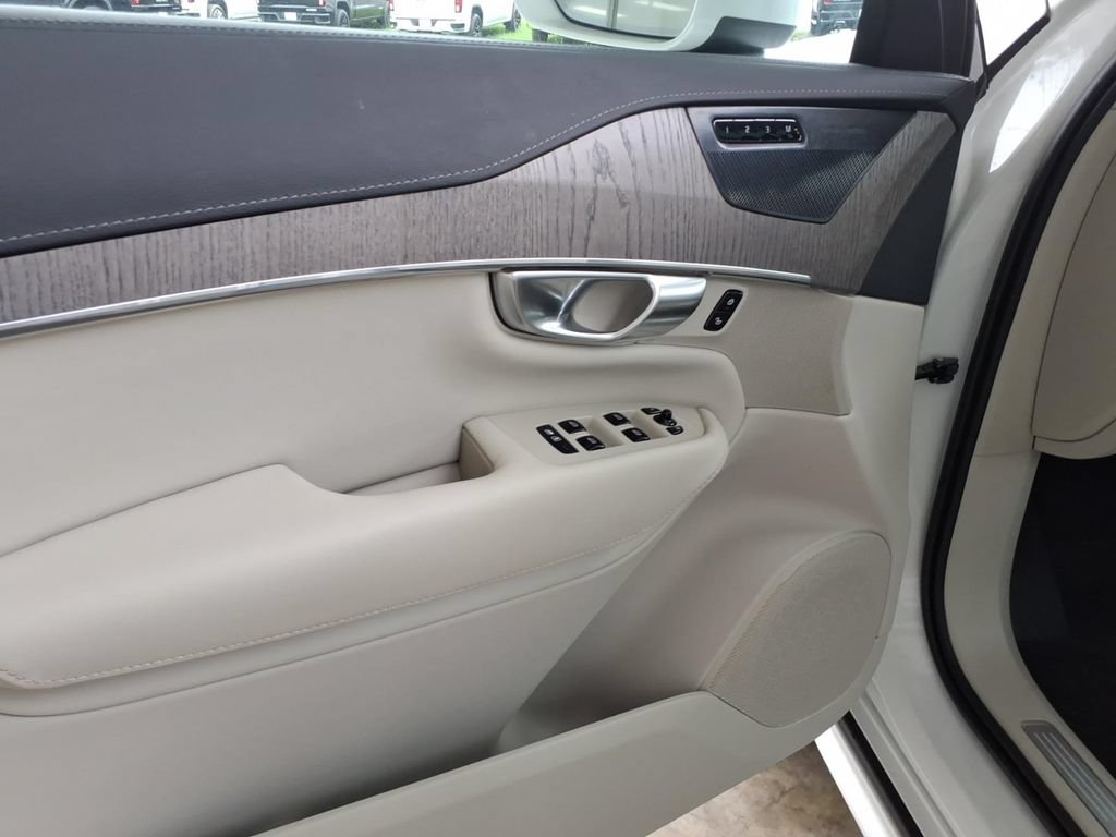 Used 2023 Volvo XC90 B6 Ultimate AWD/4WD image 16