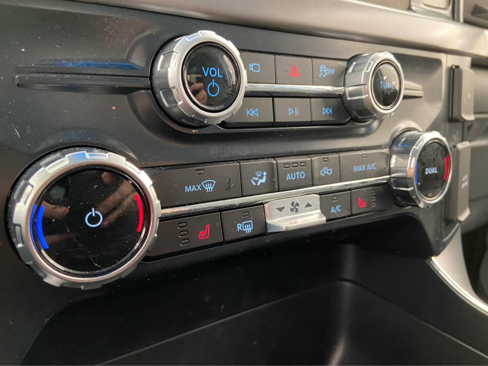 Used 2025 Ford F150 XLT w/ Equipment Group 302A MID image 37