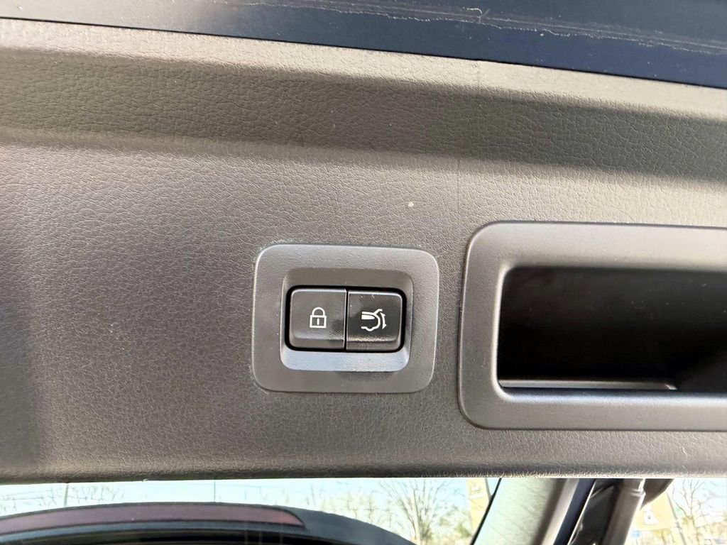 Used 2022 MAZDA CX-30 2.5 Turbo w/ Premium Plus Pkg image 8