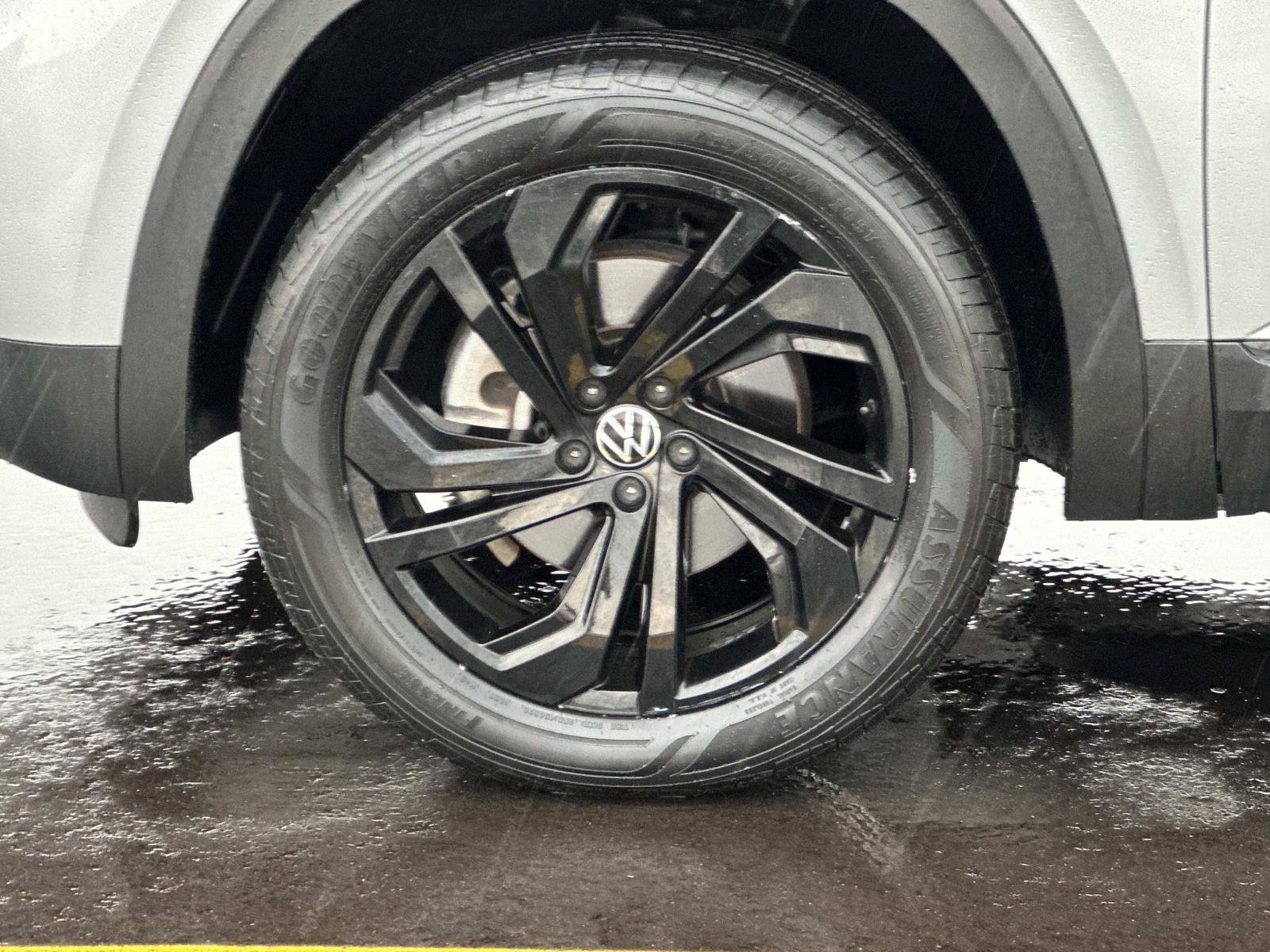 Used 2023 Volkswagen Atlas SE w/ Black Wheel Package AWD/4WD image 8