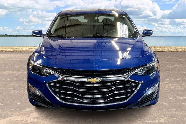 Used 2023 Chevrolet Malibu LT image 2