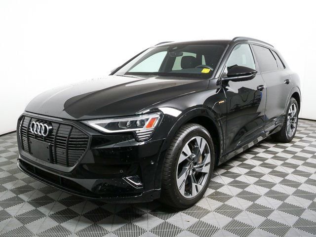 Certified 2022 Audi e-tron Premium w/ Convenience Plus Package image 33