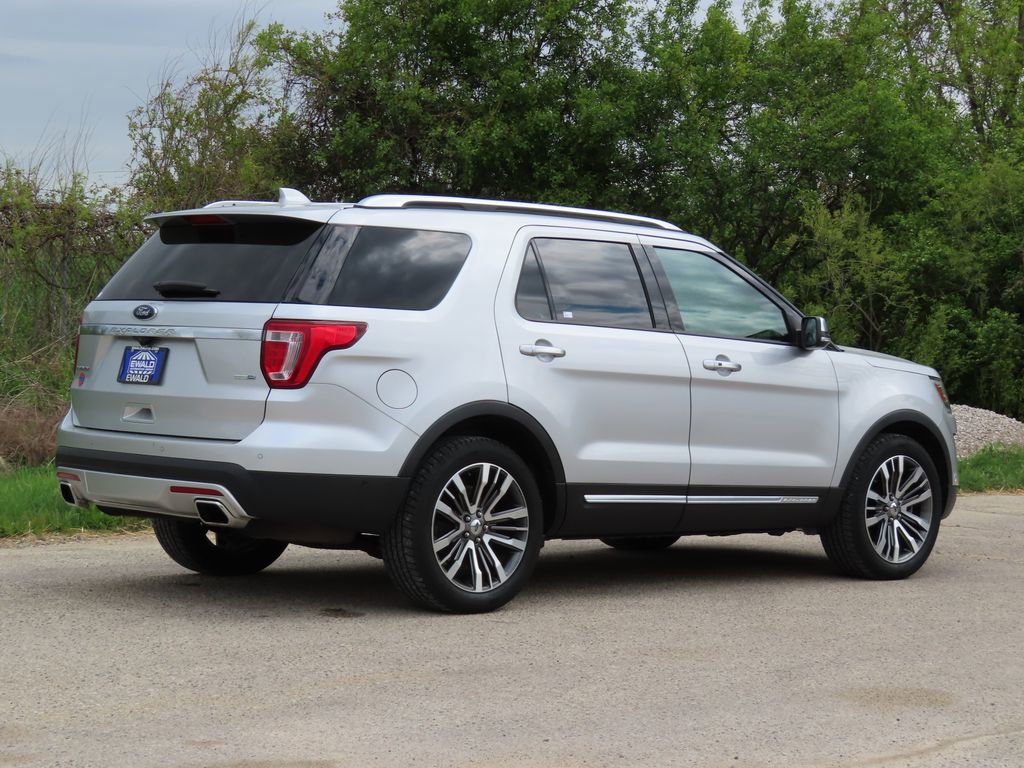 Used 2017 Ford Explorer Platinum AWD/4WD image 3