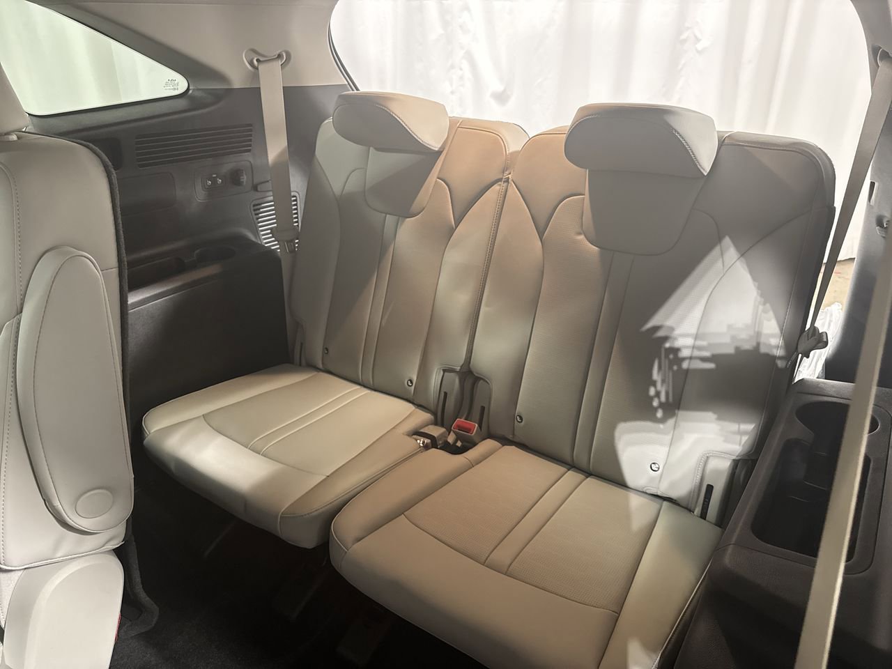 New 2025 Kia Sorento EX image 29