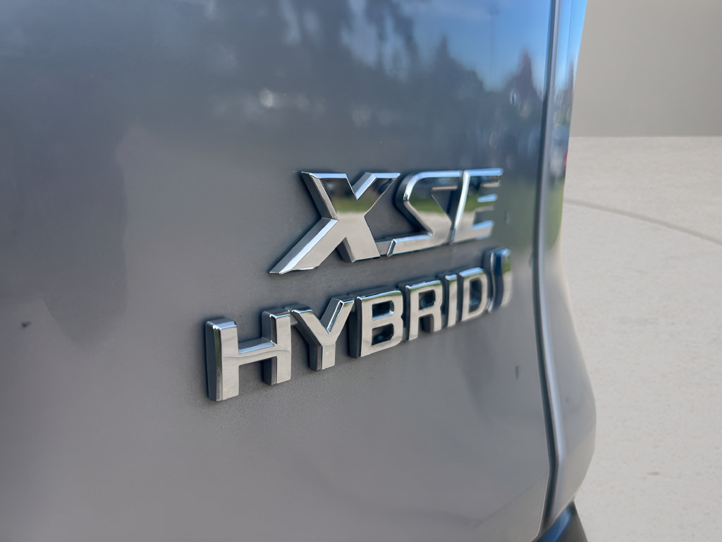 Used 2022 Toyota RAV4 XSE AWD/4WD image 35