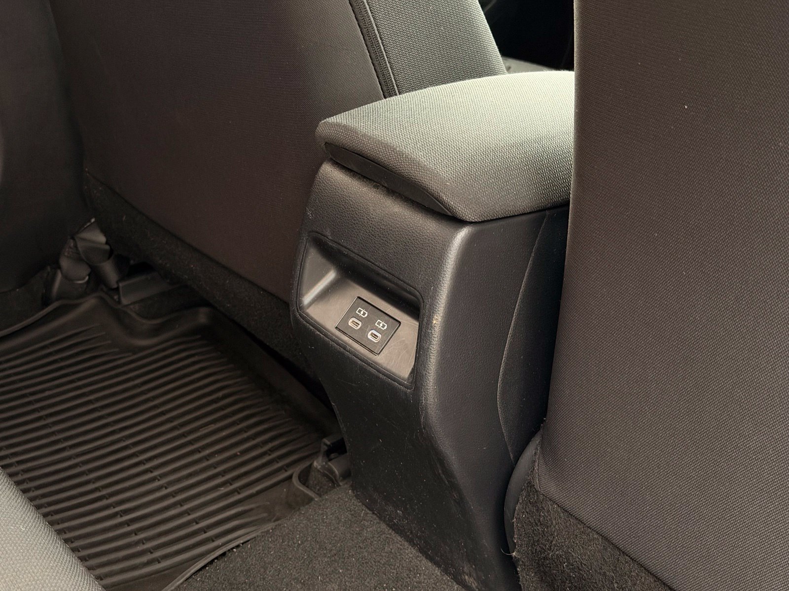 Used 2025 Toyota Corolla LE w/ Convenience Package FWD image 21