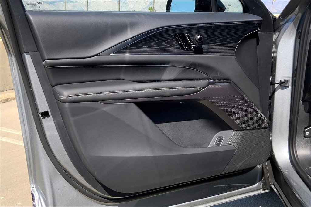 New 2025 Cadillac Lyriq Luxury image 11