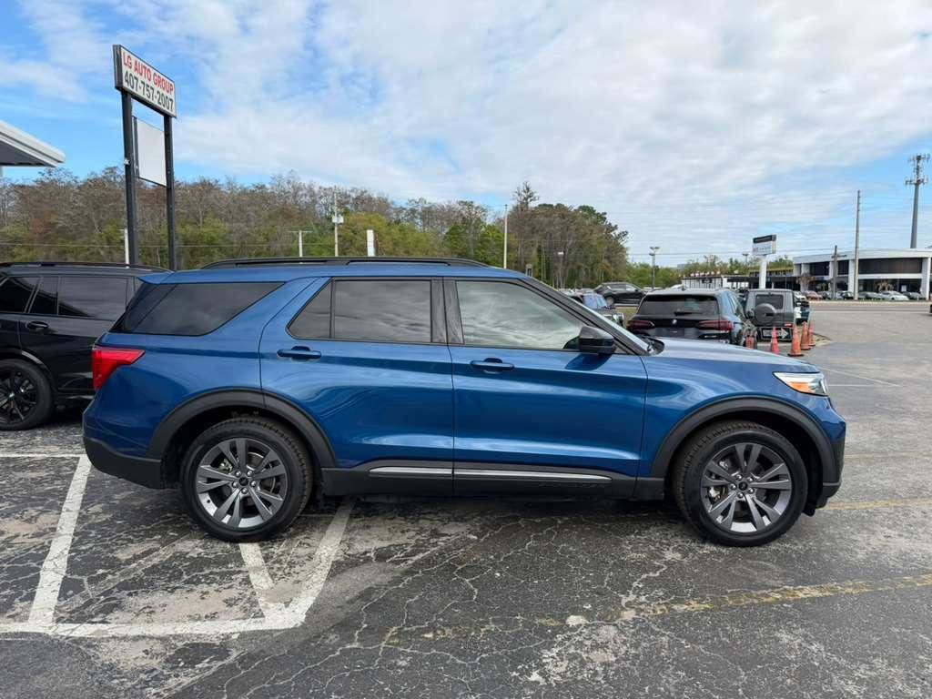 Used 2022 Ford Explorer XLT w/ Equipment Group 202A image 7