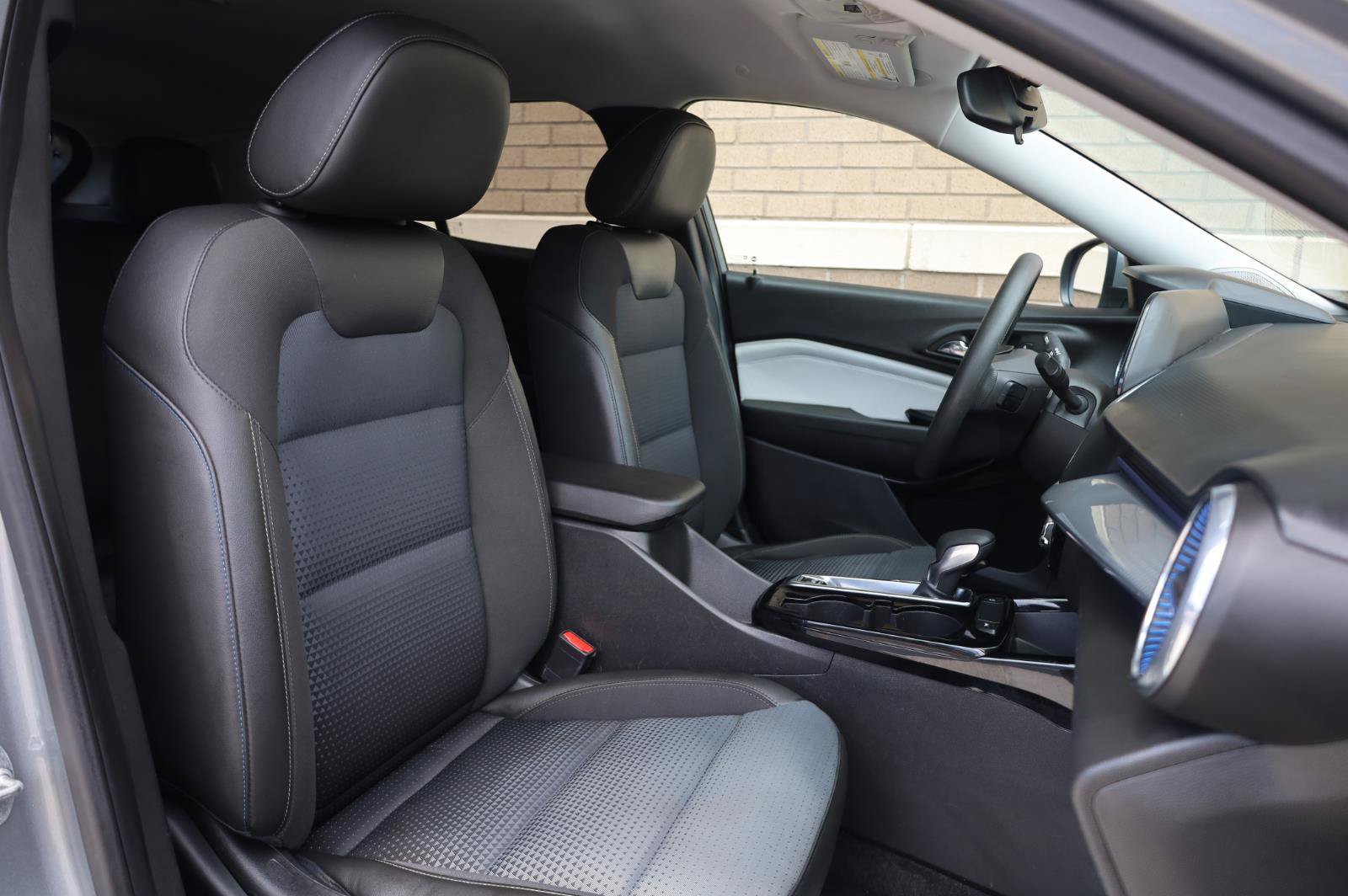Used 2024 Chevrolet Trax LT FWD image 27
