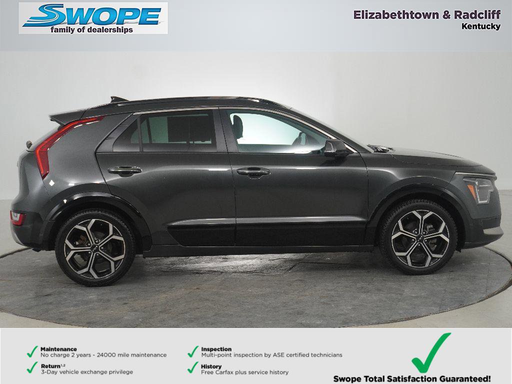 Used 2023 Kia Niro SX Touring image 2