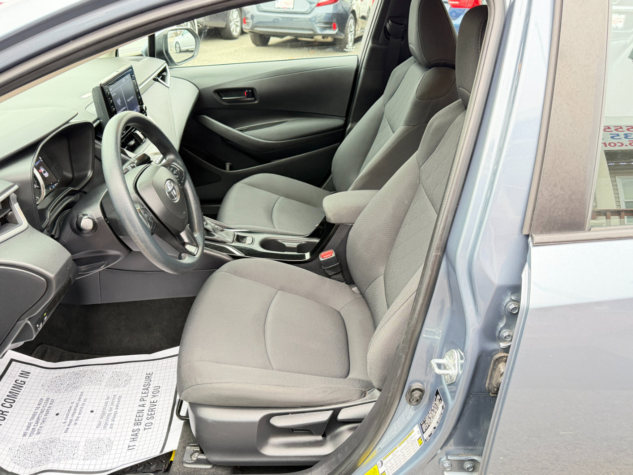 Used 2022 Toyota Corolla LE image 12