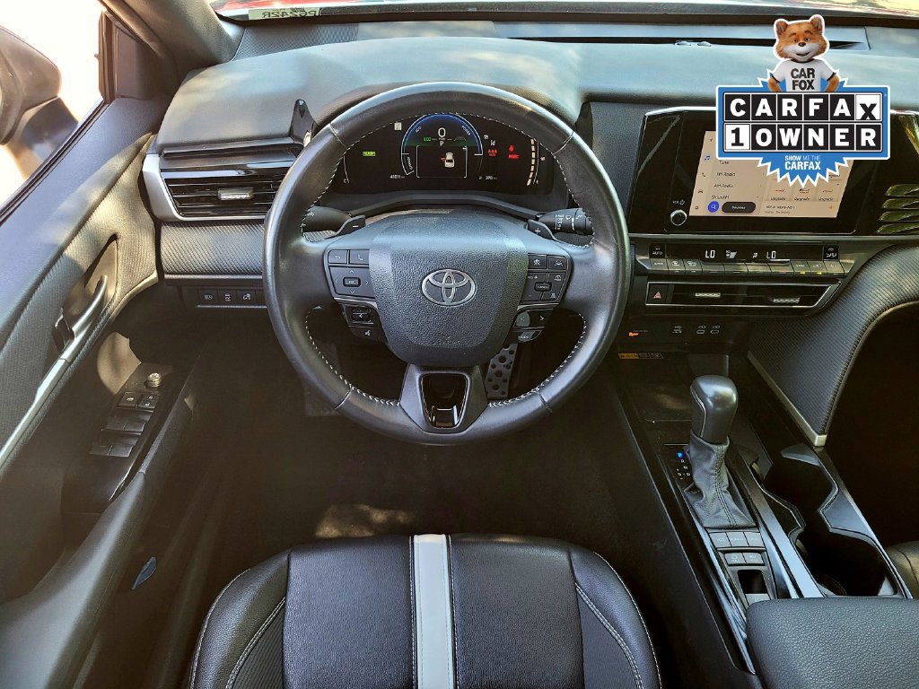 Used 2025 Toyota Camry SE FWD image 11