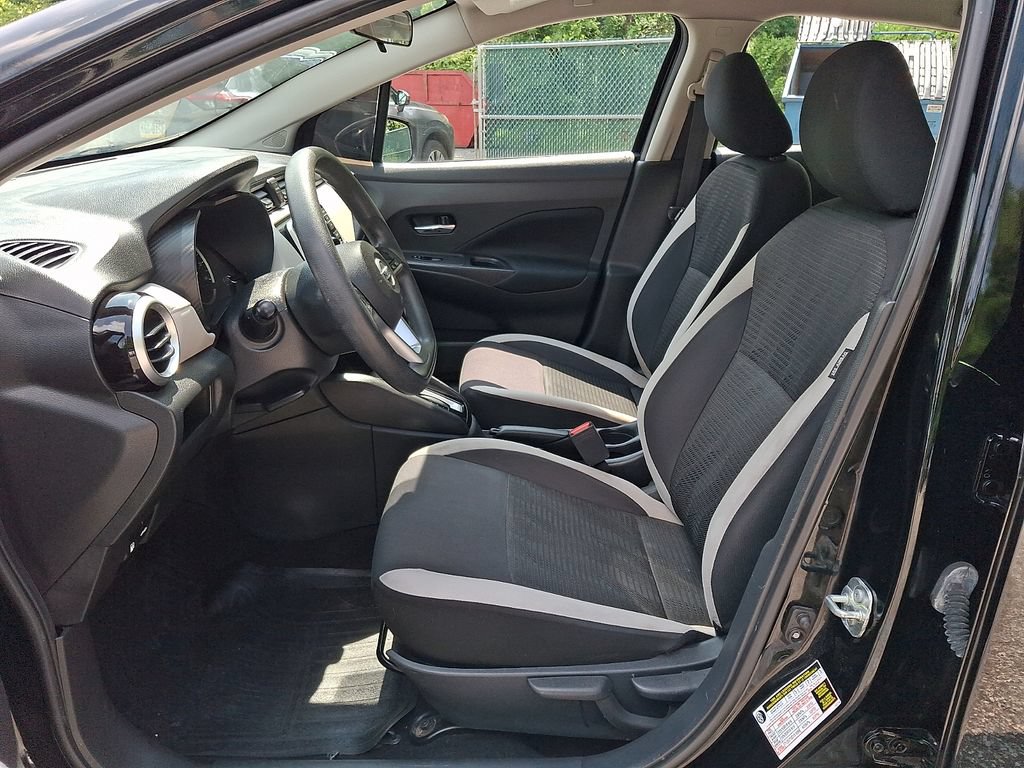 Used 2021 Nissan Versa SV FWD image 13
