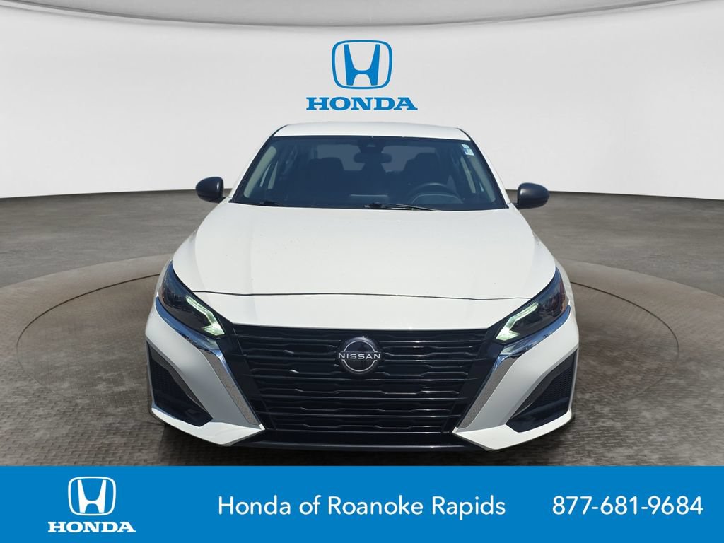 Used 2025 Nissan Altima 2.5 SV FWD image 8