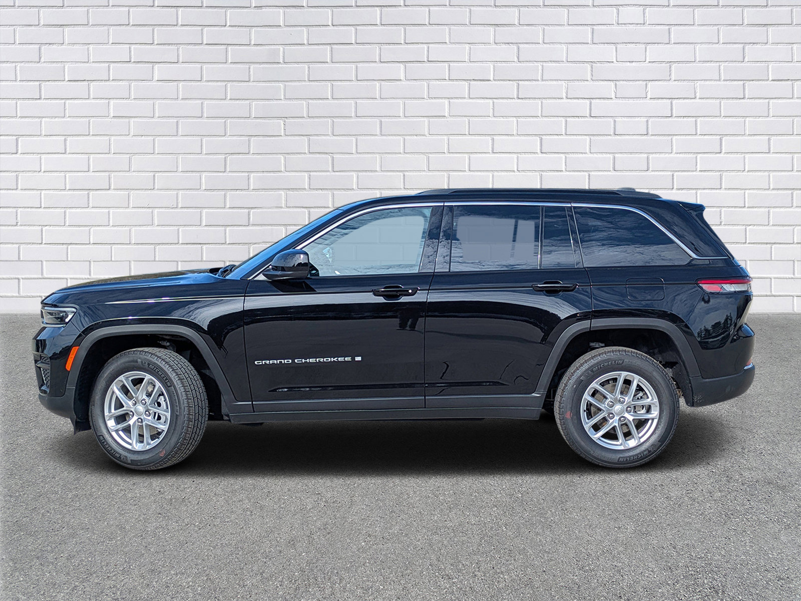 New 2026 Jeep Grand Cherokee Laredo X image 2