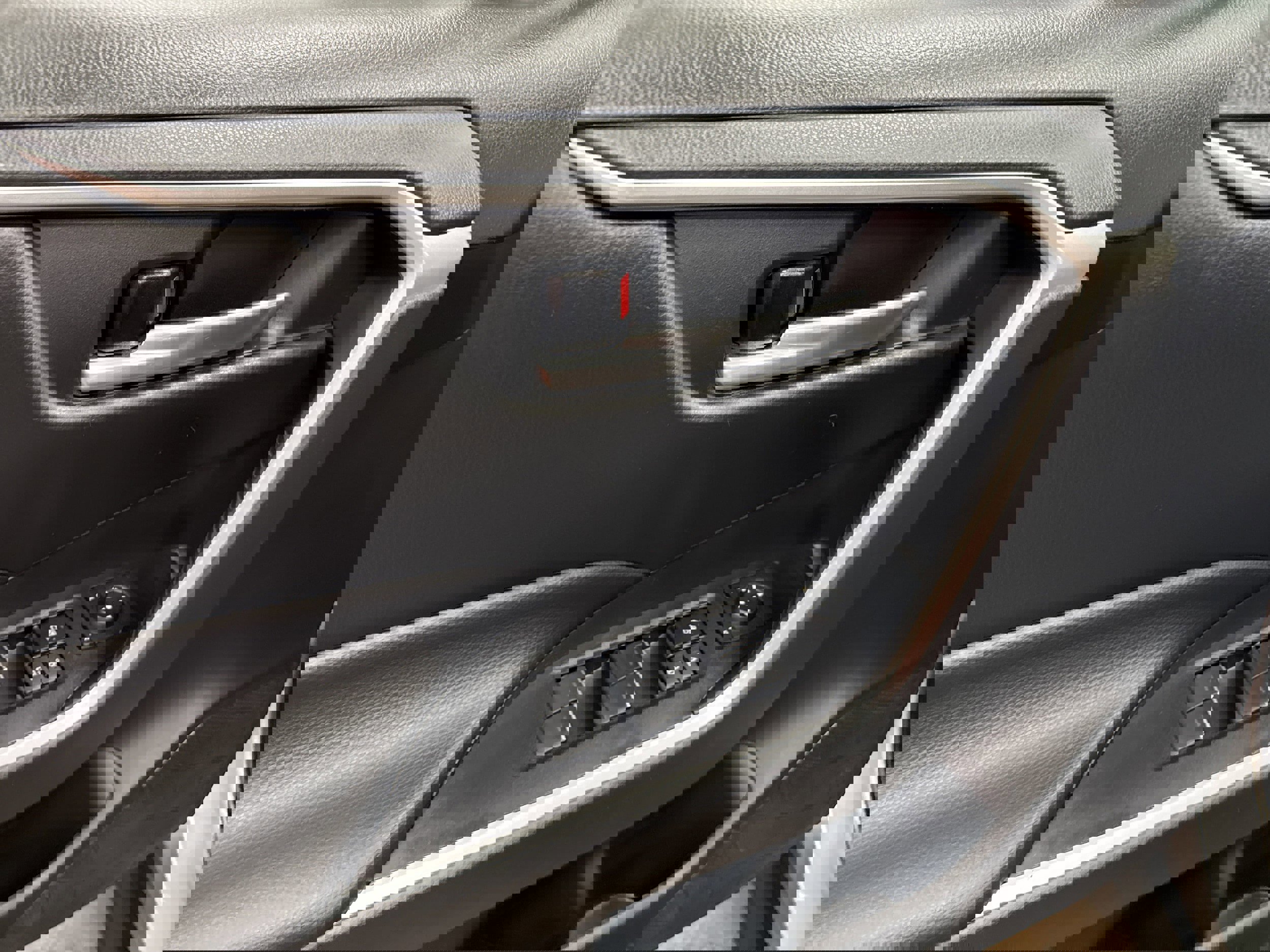 Used 2024 Toyota RAV4 SE w/ Convenience Package image 27