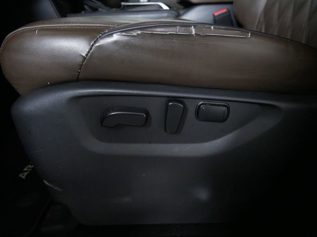 Used 2022 Nissan Armada Platinum w/ Captain's Chairs Package image 17