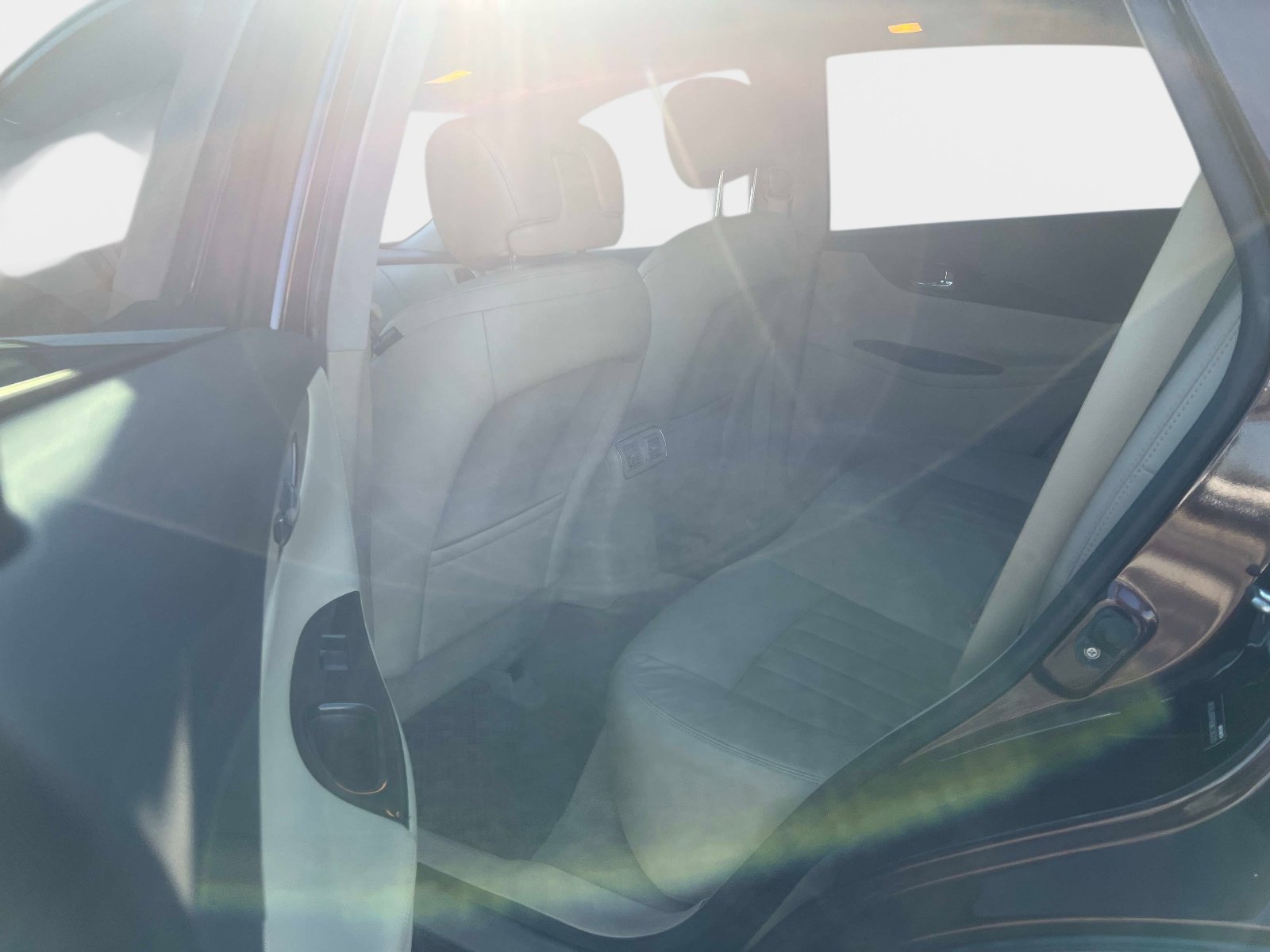 Used 2016 INFINITI QX50 2WD w/ Deluxe Touring Package image 8