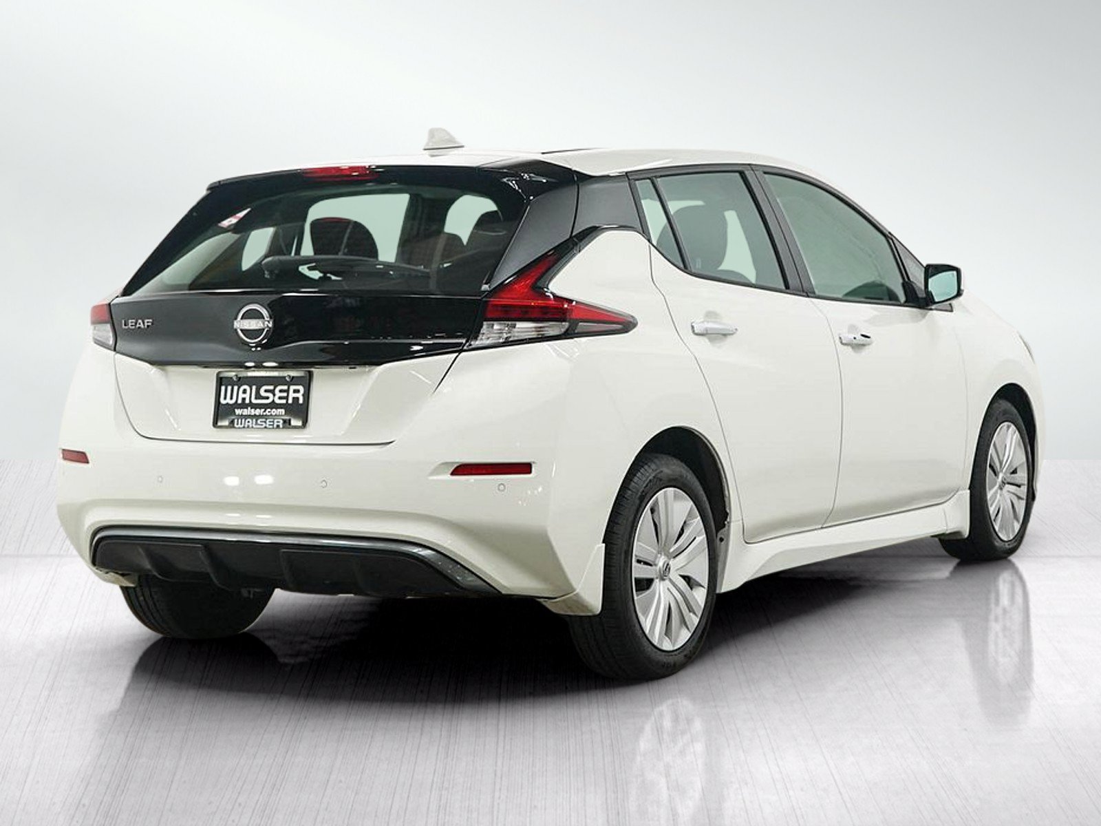 Used 2025 Nissan Leaf S FWD image 5