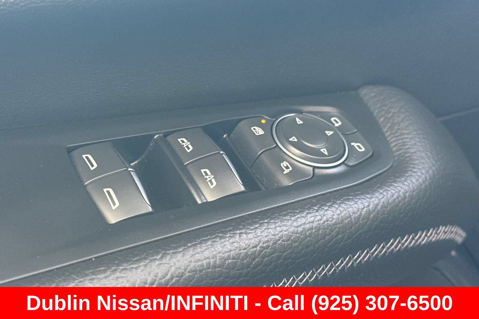 Used 2025 GMC Yukon XL Denali AWD/4WD image 13