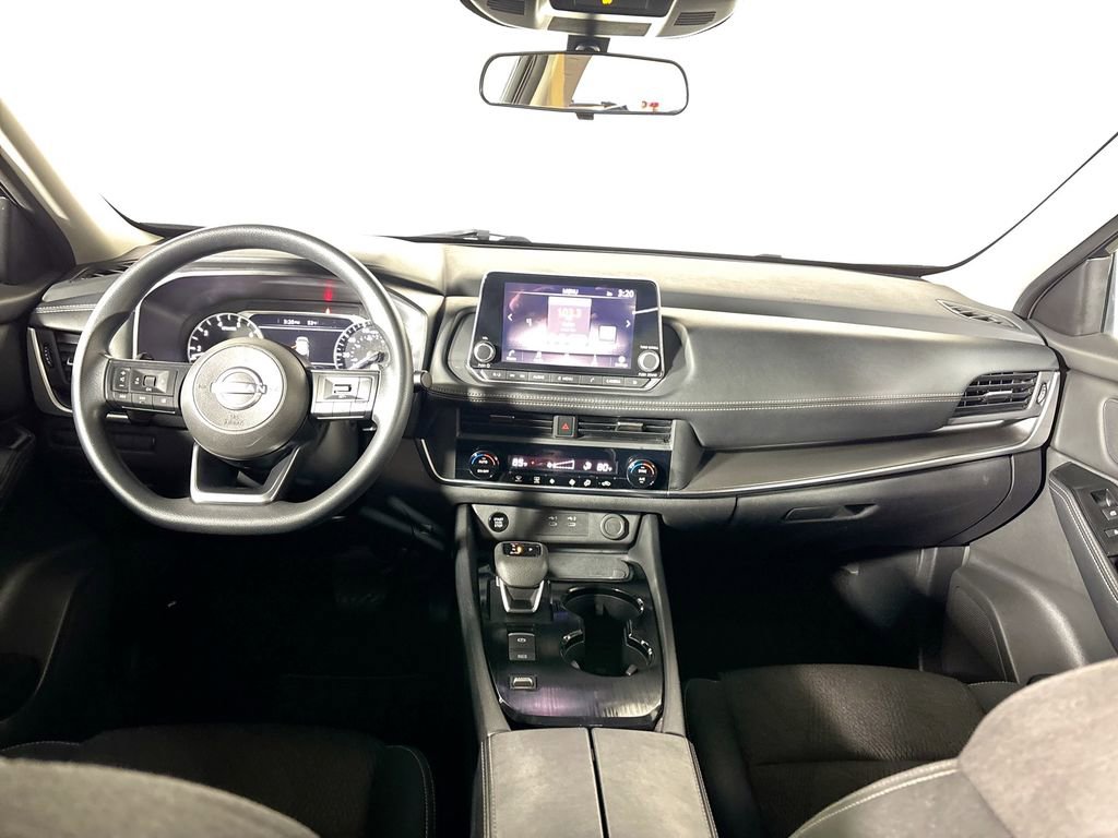 Used 2024 Nissan Rogue SV image 12