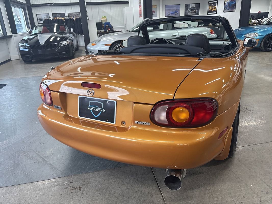 Used 2000 MAZDA MX-5 Miata image 12