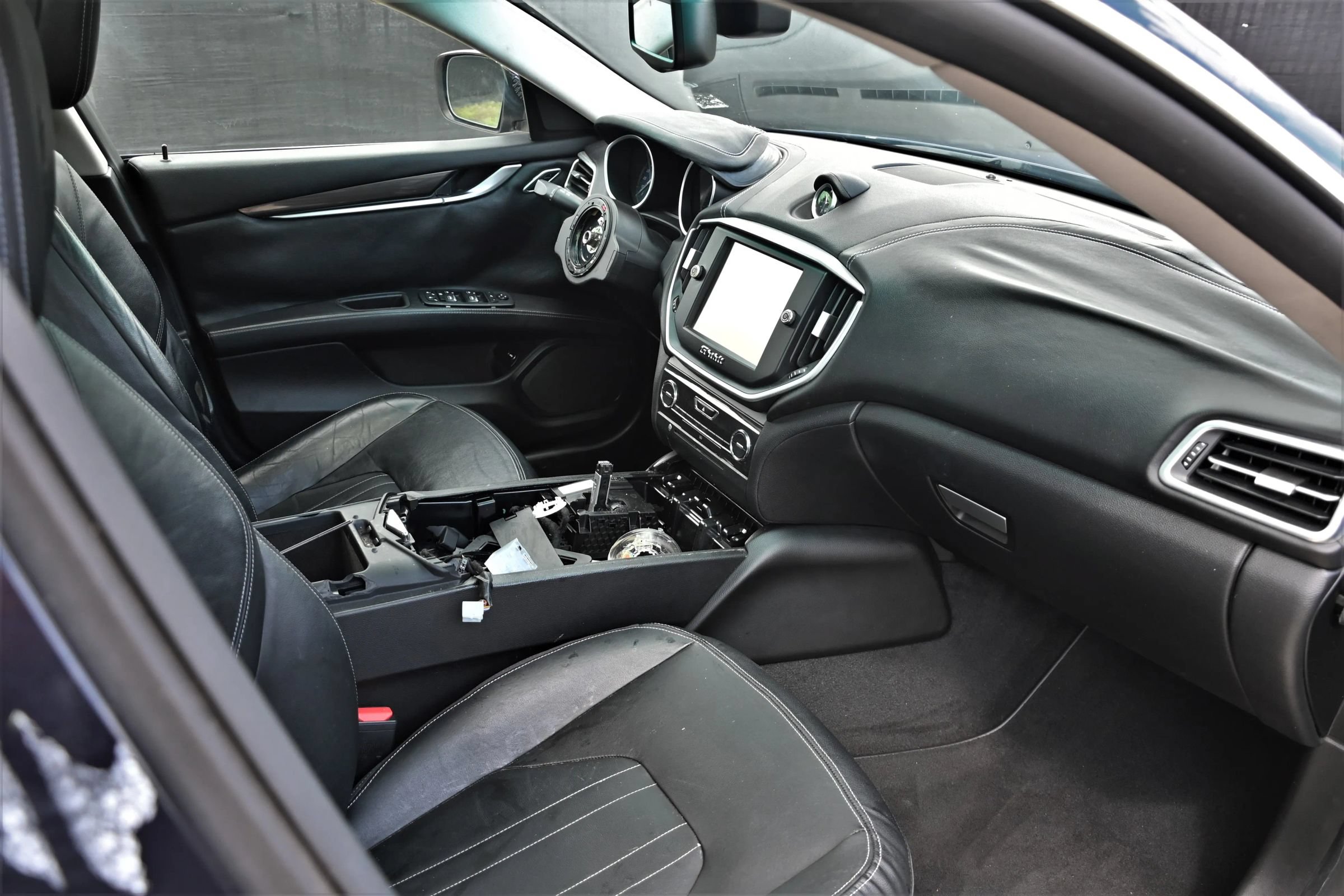 Used 2016 Maserati Ghibli RWD image 14