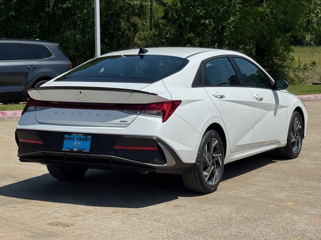 New 2025 Hyundai Elantra SEL image 12