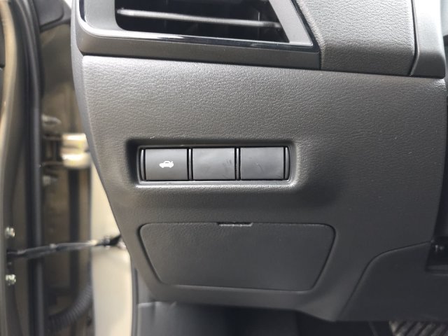 Used 2026 Nissan Sentra SV w/ Floor Mat Package FWD image 38