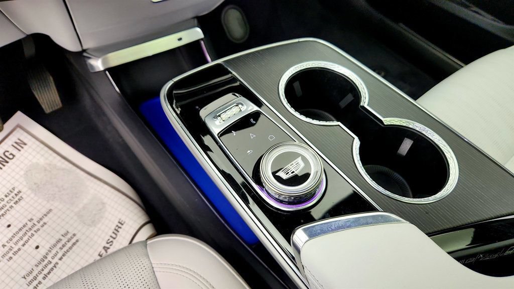 Used 2025 Cadillac Lyriq Luxury RWD image 16