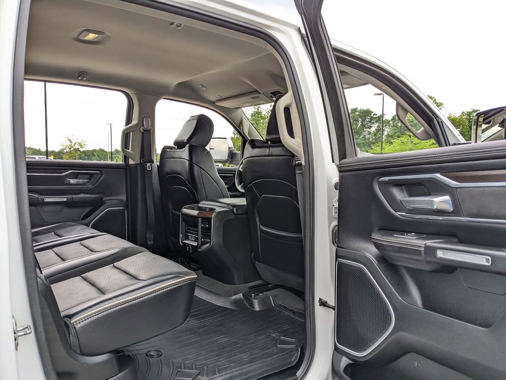 Used 2022 RAM 1500 Laramie AWD/4WD image 46
