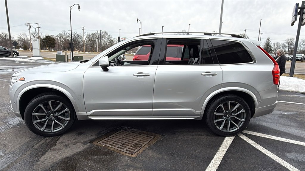 Used 2018 Volvo XC90 T5 Momentum w/ Convenience Package image 5