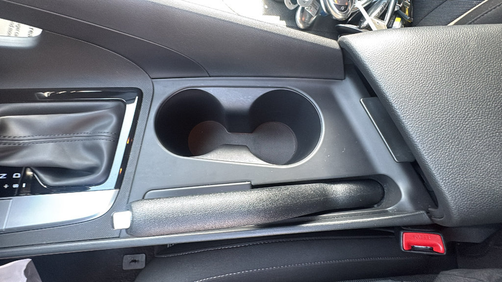 Used 2025 Hyundai Elantra SE FWD image 24