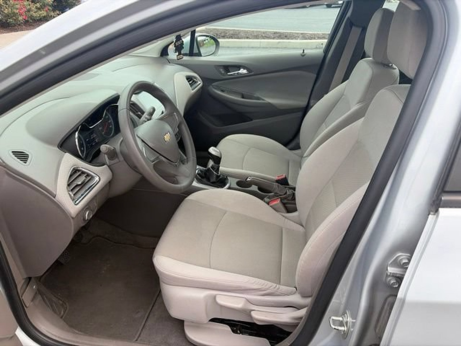 Certified 2017 Chevrolet Cruze LS FWD image 14