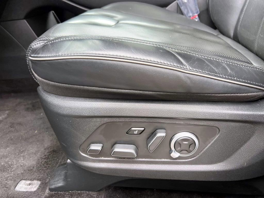 Used 2024 Hyundai Palisade Calligraphy image 16