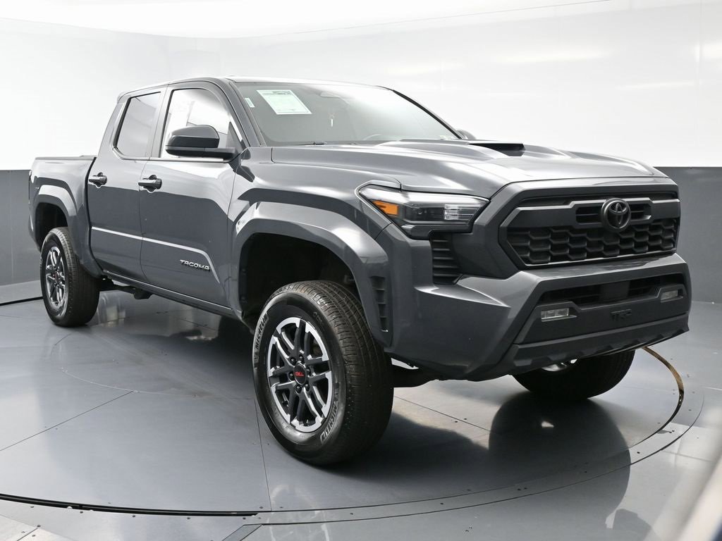 Used 2024 Toyota Tacoma TRD Sport image 3
