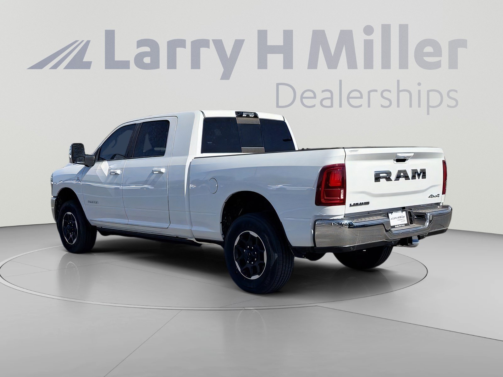 New 2026 RAM 2500 Laramie AWD/4WD image 4