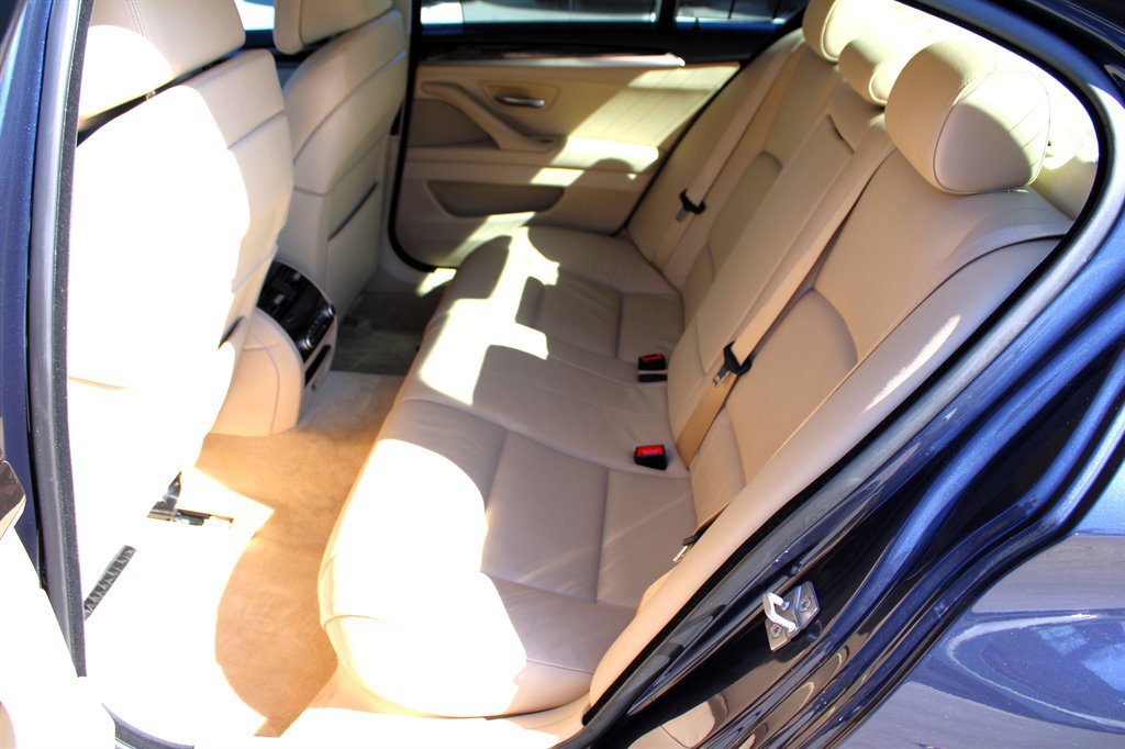 Used 2011 BMW 550i Sedan RWD image 18