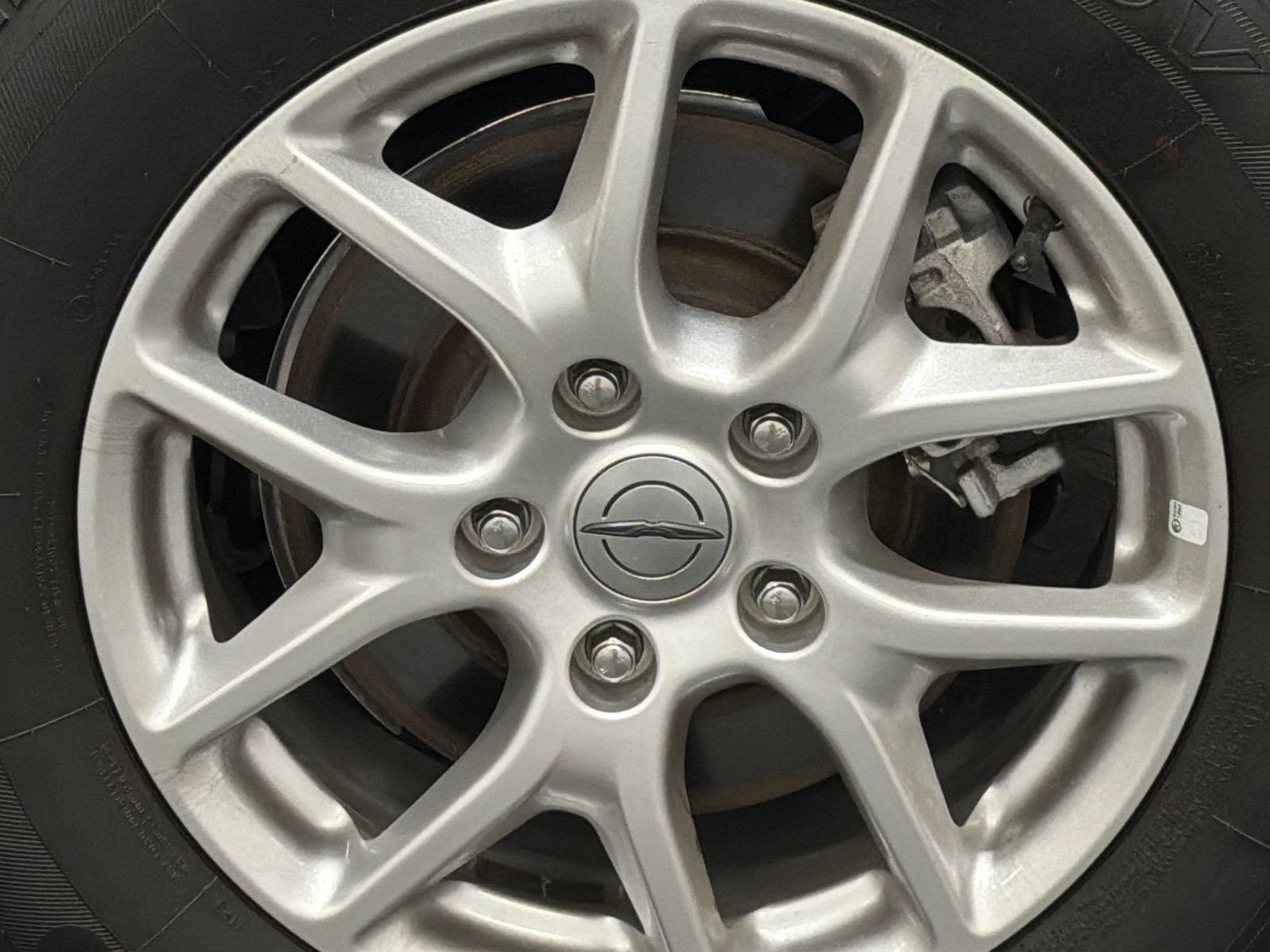 Used 2024 Chrysler Pacifica Touring-L FWD image 5