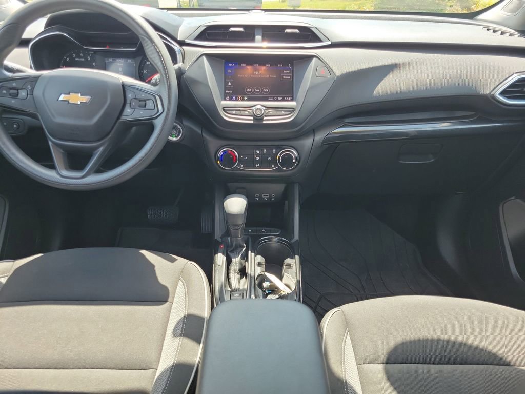 Used 2023 Chevrolet TrailBlazer LT FWD image 12