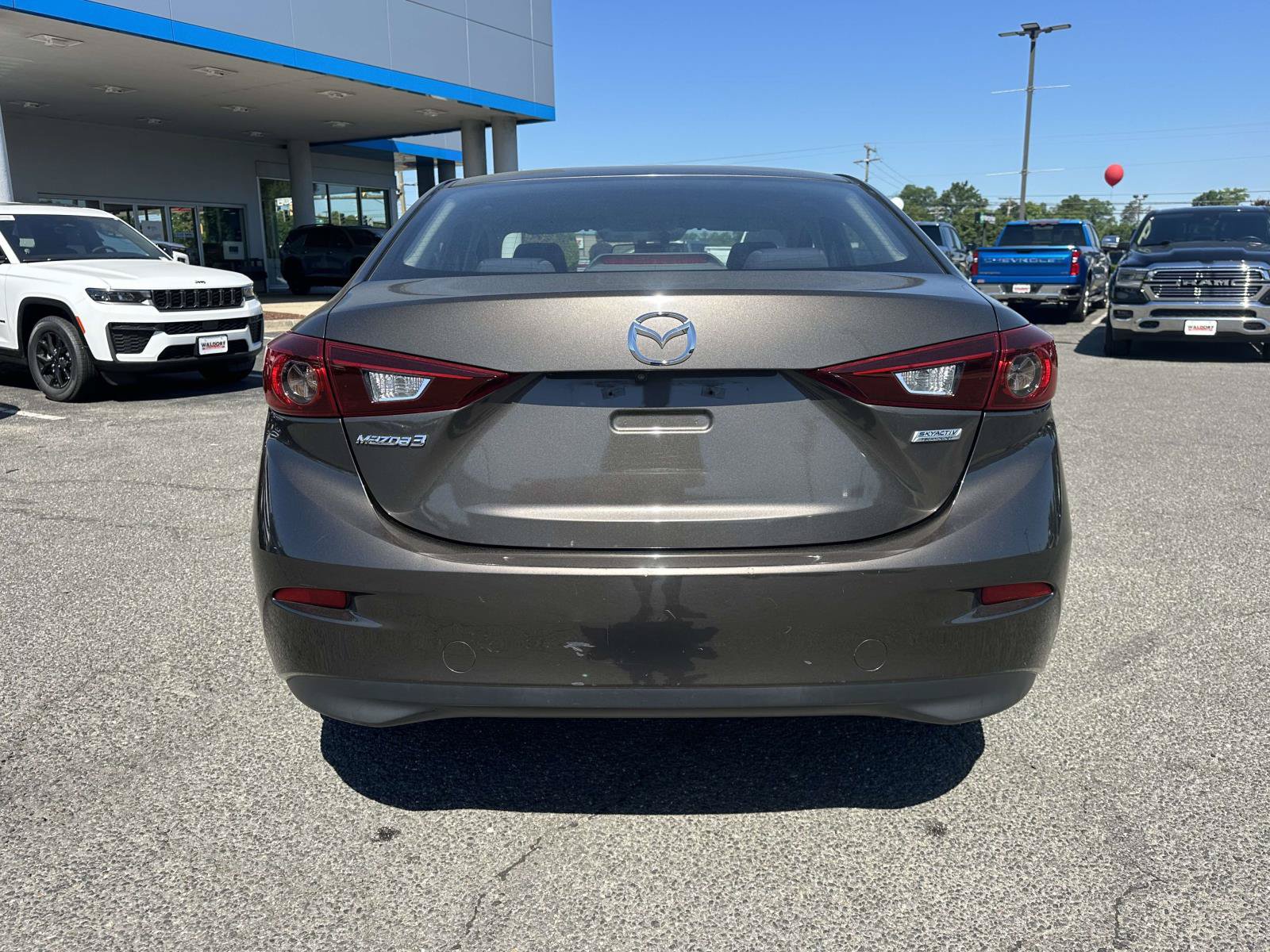 Used 2016 MAZDA MAZDA3 i Sport w/ Preferred Equipment Package FWD image 5